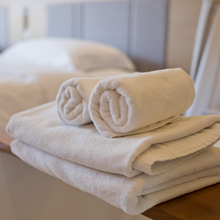 Load image into Gallery viewer, Deluxe Queen Bed Pack